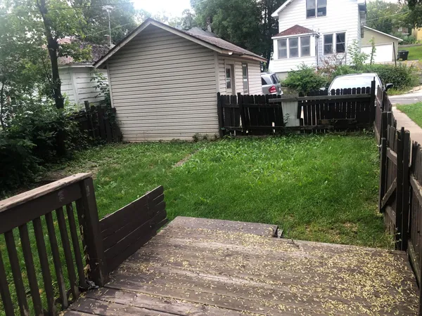 $70,300 | 806 Grant Avenue, Eveleth, MN 55734