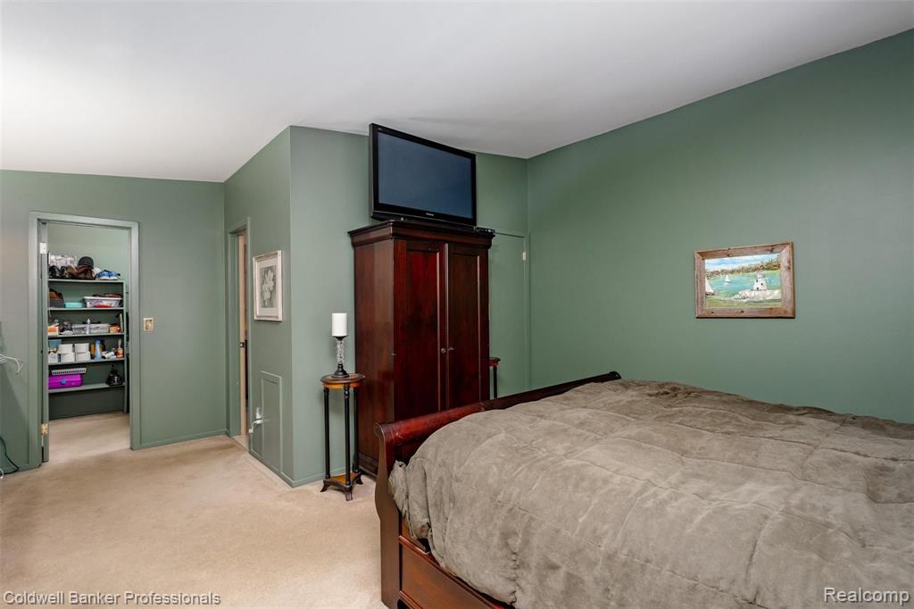 329 Lake Shore Road Grosse Pointe Farms, MI 48236 - Photo 22 of 41