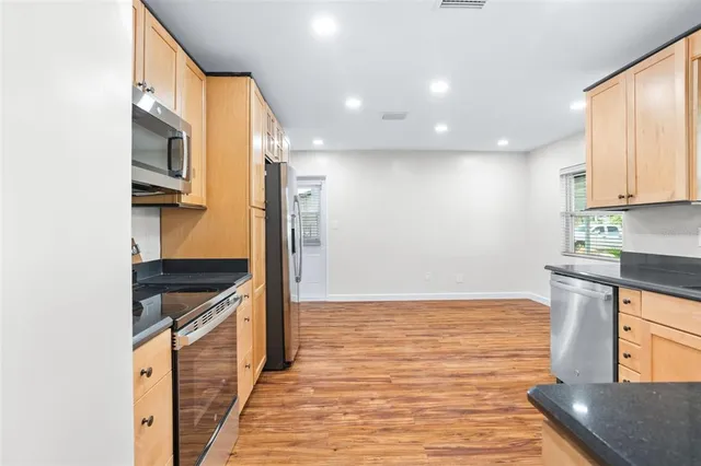 $2,500 | 516 Baxter Street, Orlando, FL 32806