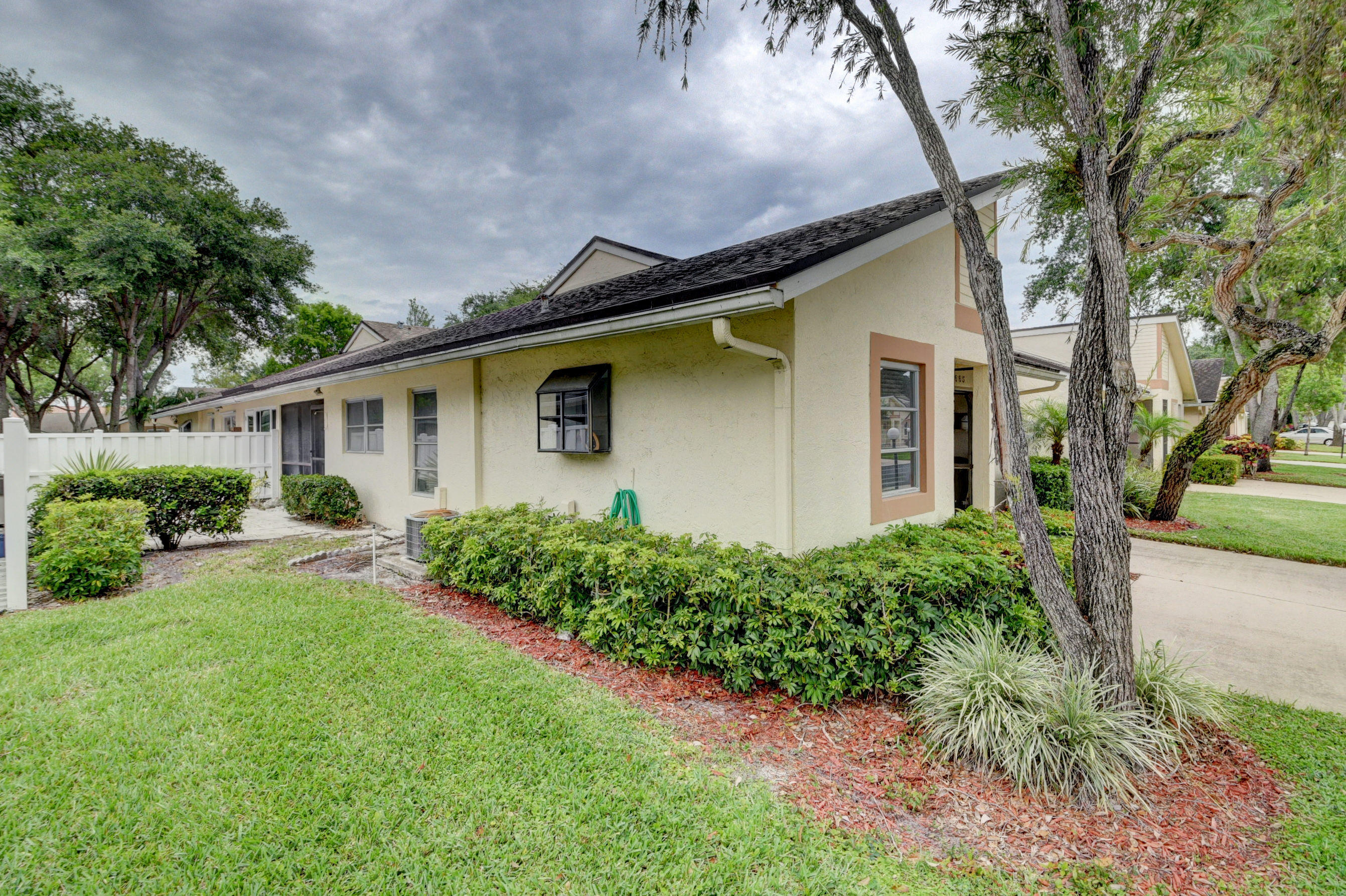 8665 Flamingo Drive, Unit C Boca Raton, FL 33496 - Photo 24 of 35 35_dsc_9610_1_2_3_4