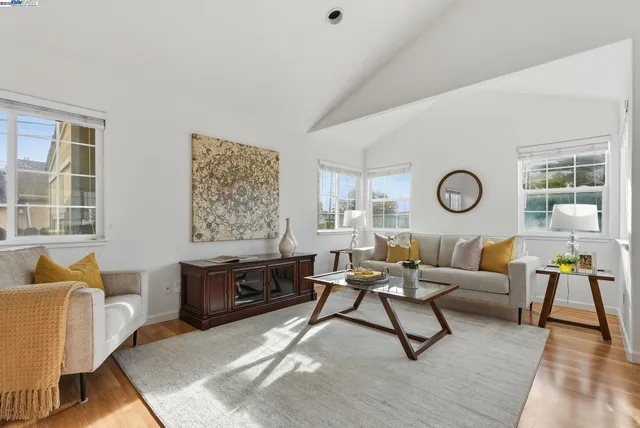 $899,000 | 254 Medford Avenue, Hayward, CA 94541