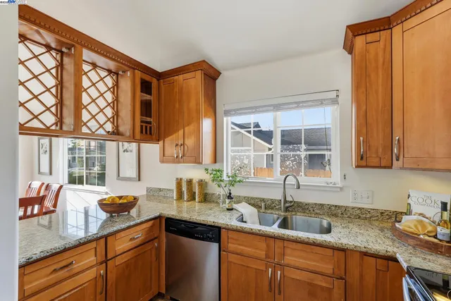 $899,000 | 254 Medford Avenue, Hayward, CA 94541