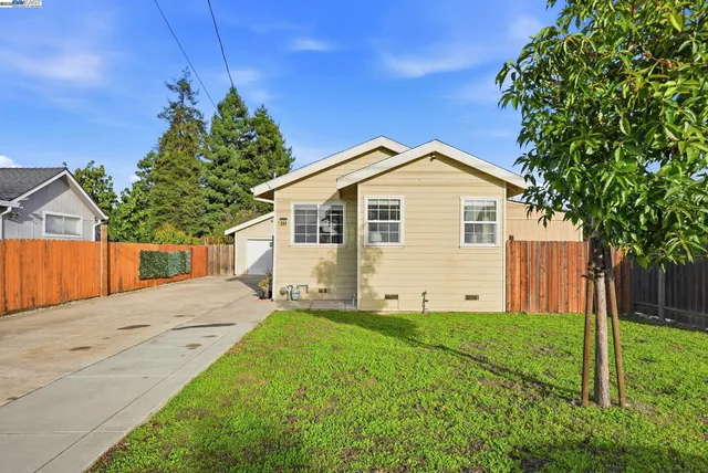 $899,000 | 254 Medford Avenue, Hayward, CA 94541