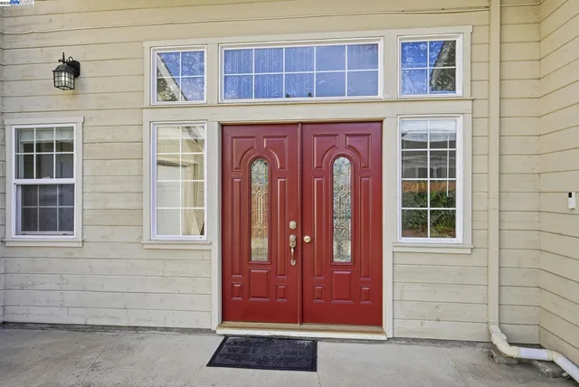 $899,000 | 254 Medford Avenue, Hayward, CA 94541