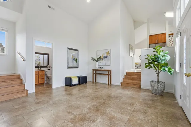 $899,000 | 254 Medford Avenue, Hayward, CA 94541