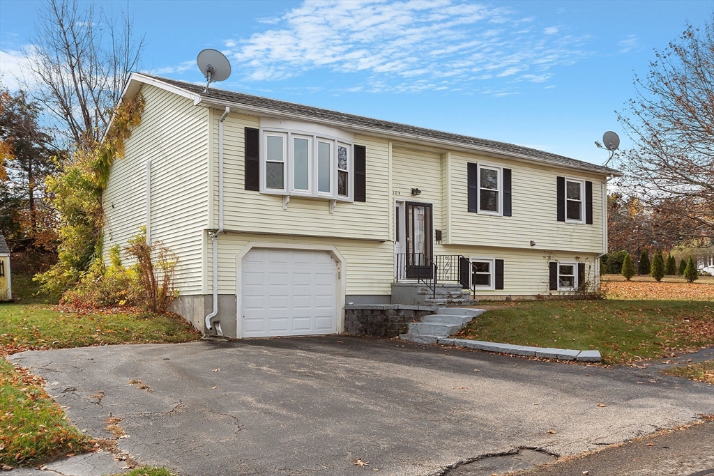105 Wedgewood Road Worcester, MA 01602 - Photo 2 of 32 Gallery Image 2