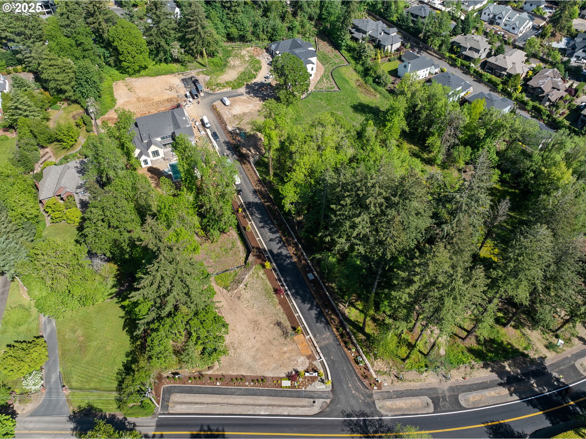 13560 Goodall Road, Unit 3 Lake Oswego, OR 97034 - Photo 7 of 8 Gallery Image 7