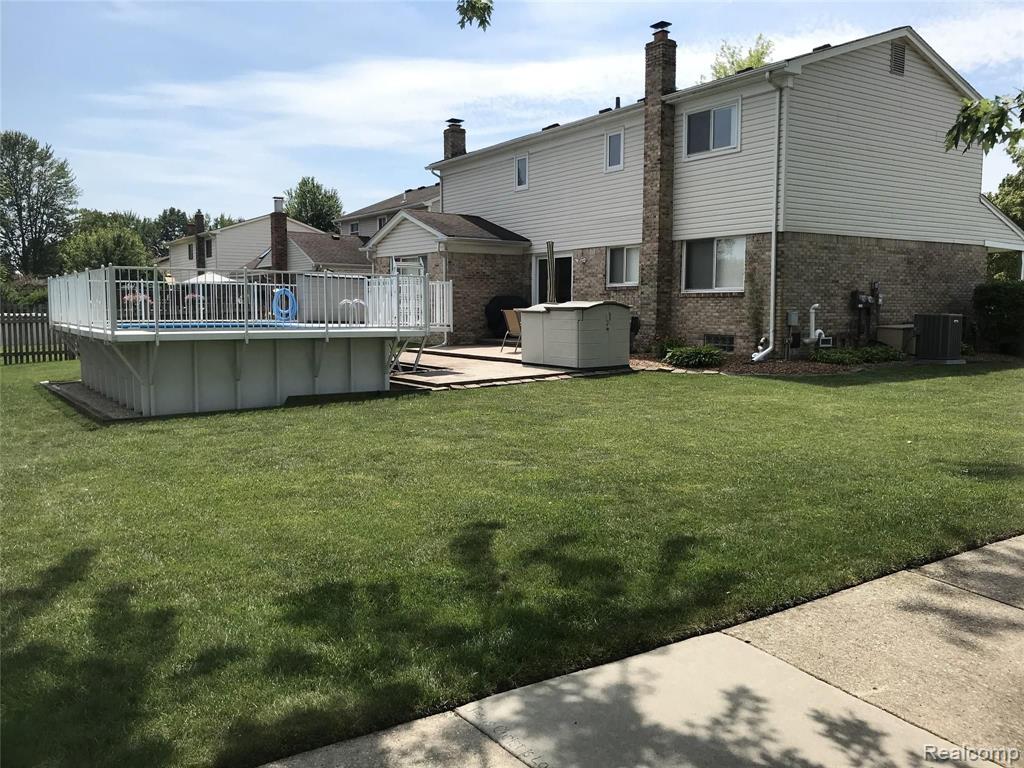 21381 Georgetown Road Woodhaven, MI 48183 - Photo 3 of 10