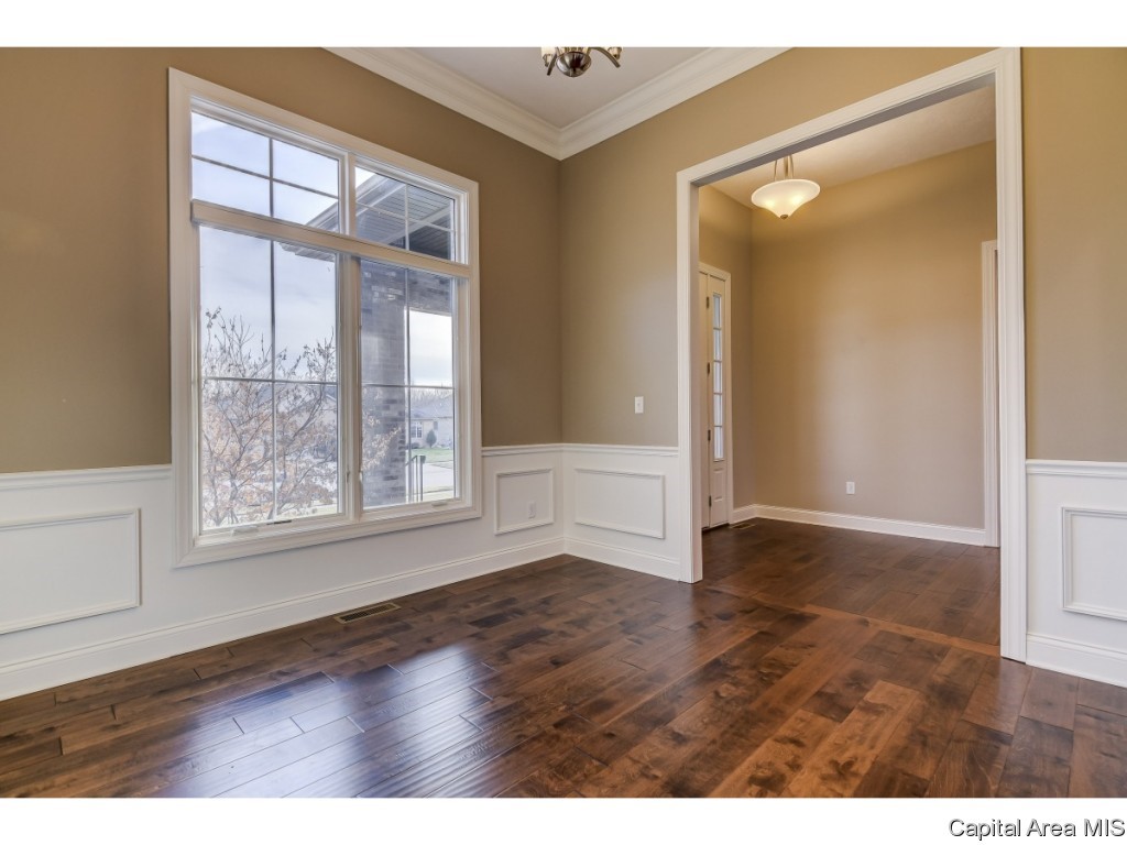 4087 Newbury Lane Springfield, IL 62711 - Photo 3 of 32 Gallery Image 3