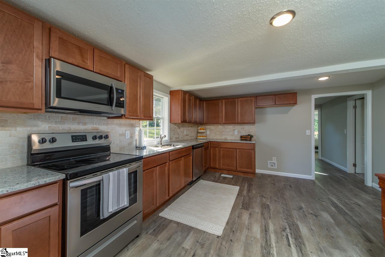 418 Cedar Falls Road Fountain Inn, SC 29644 - Photo 8 of 25
