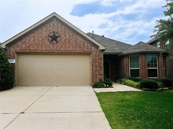 $2,300 | 1417 Christina Creek Drive, Little Elm, TX 75068