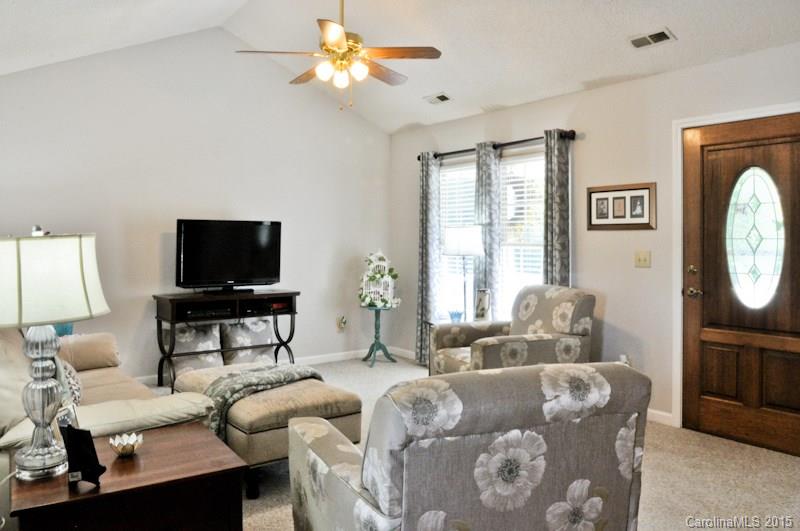 4884 Midway Sand Road Hickory, NC 28601 - Photo 6 of 24 Gallery Image 6