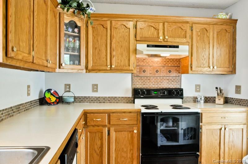 4884 Midway Sand Road Hickory, NC 28601 - Photo 9 of 24 Gallery Image 9
