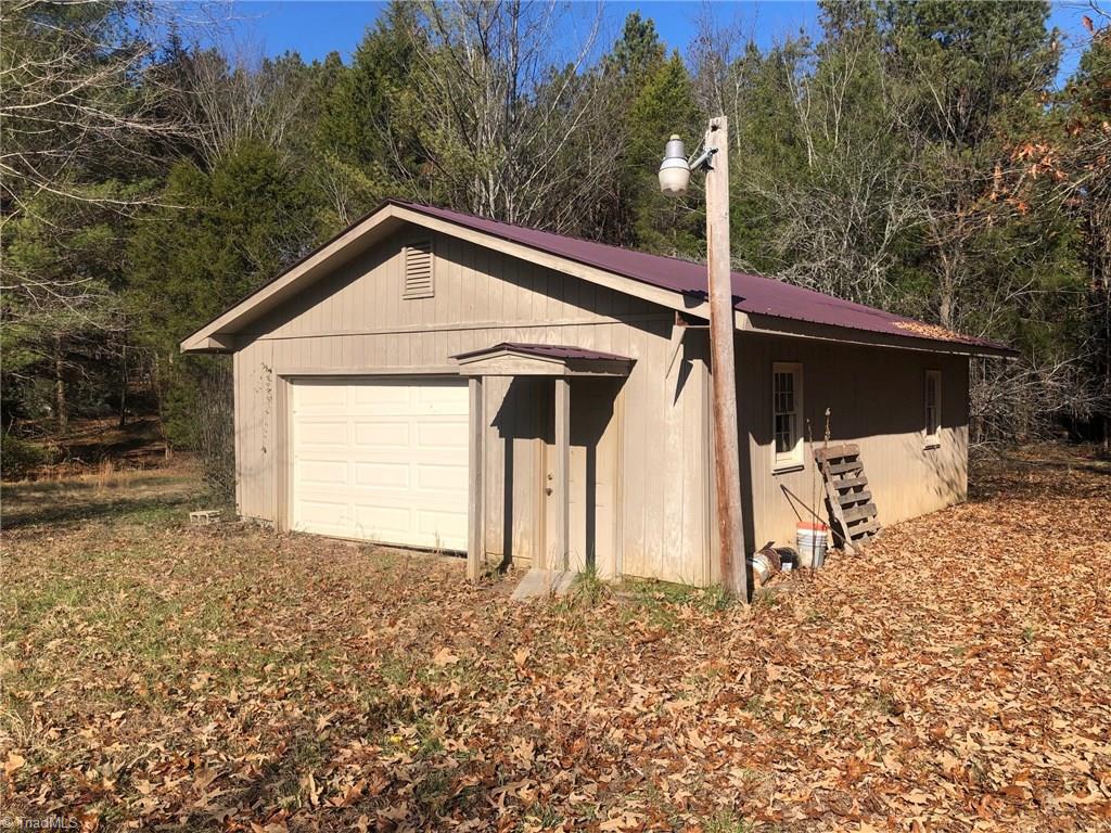 351 Cress Road Lexington, NC 27292 - Photo 4 of 8 Detached garage