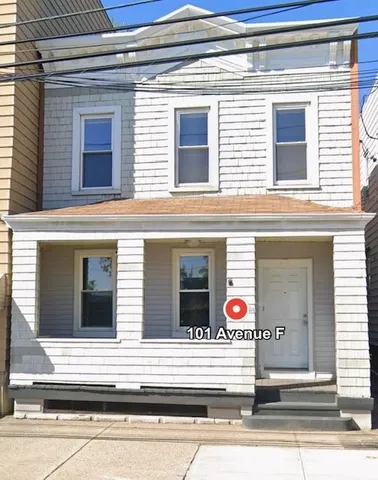 $2,100 | 101 Avenue F, Unit 1, Bayonne, NJ 07002