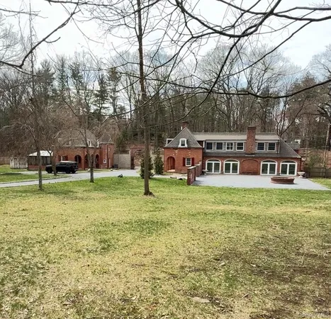 $2,499,000 | 22 Brookville Road, Glen Head, NY 11545