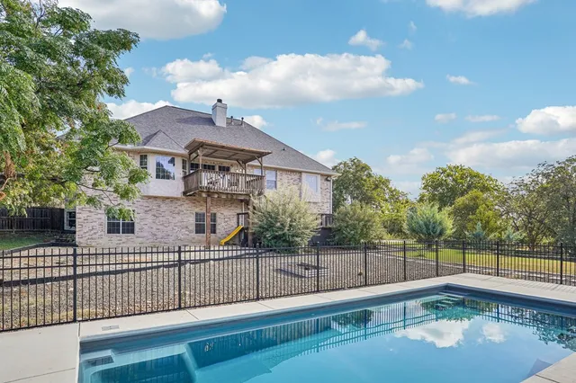 $695,000 | 311 West Lane, Kerrville, TX 78028