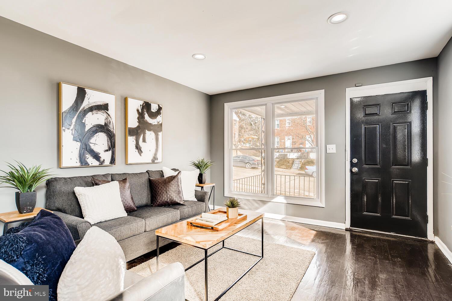 3805 Cedarhurst Road Baltimore, MD 21206 - Photo 6 of 26 Gallery Image 6