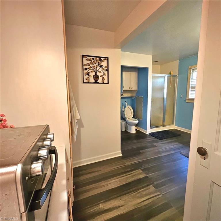 1943 Old Hollow Road Walkertown, NC 27051 - Photo 15 of 44 Bathroom - Main