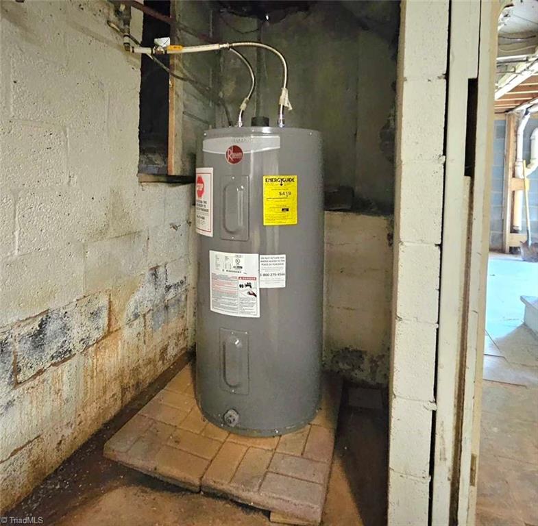 1943 Old Hollow Road Walkertown, NC 27051 - Photo 22 of 44