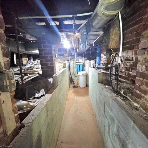 $215,000 | 1943 Old Hollow Road, Walkertown, NC 27051