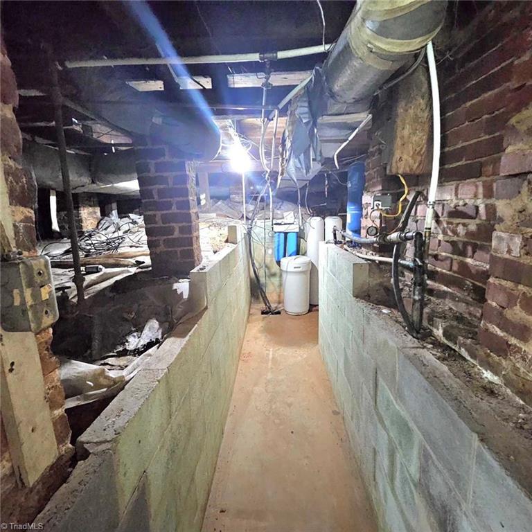 1943 Old Hollow Road Walkertown, NC 27051 - Photo 24 of 44 Basement