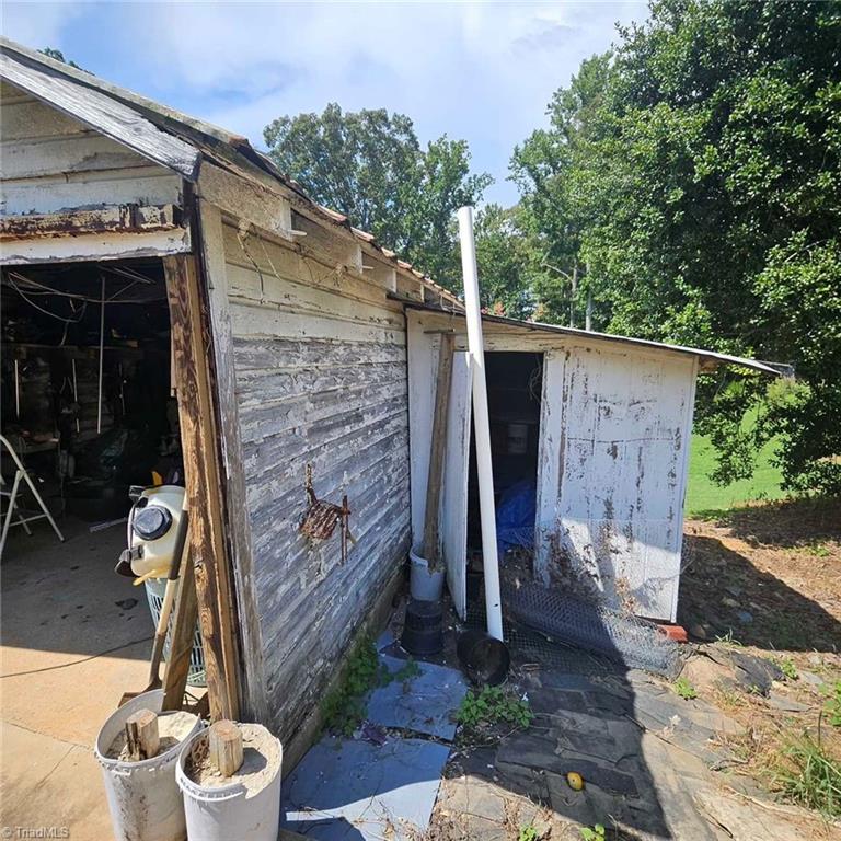 1943 Old Hollow Road Walkertown, NC 27051 - Photo 34 of 44