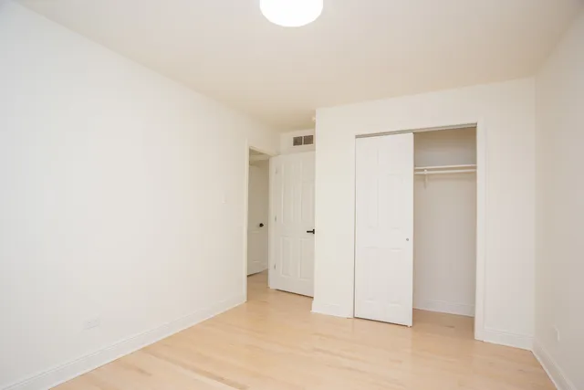 $379,000 | 916 East 168th Street, South Holland, IL 60473