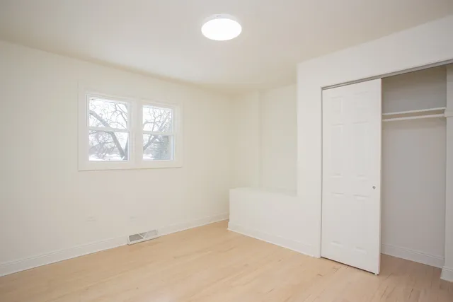 $379,000 | 916 East 168th Street, South Holland, IL 60473