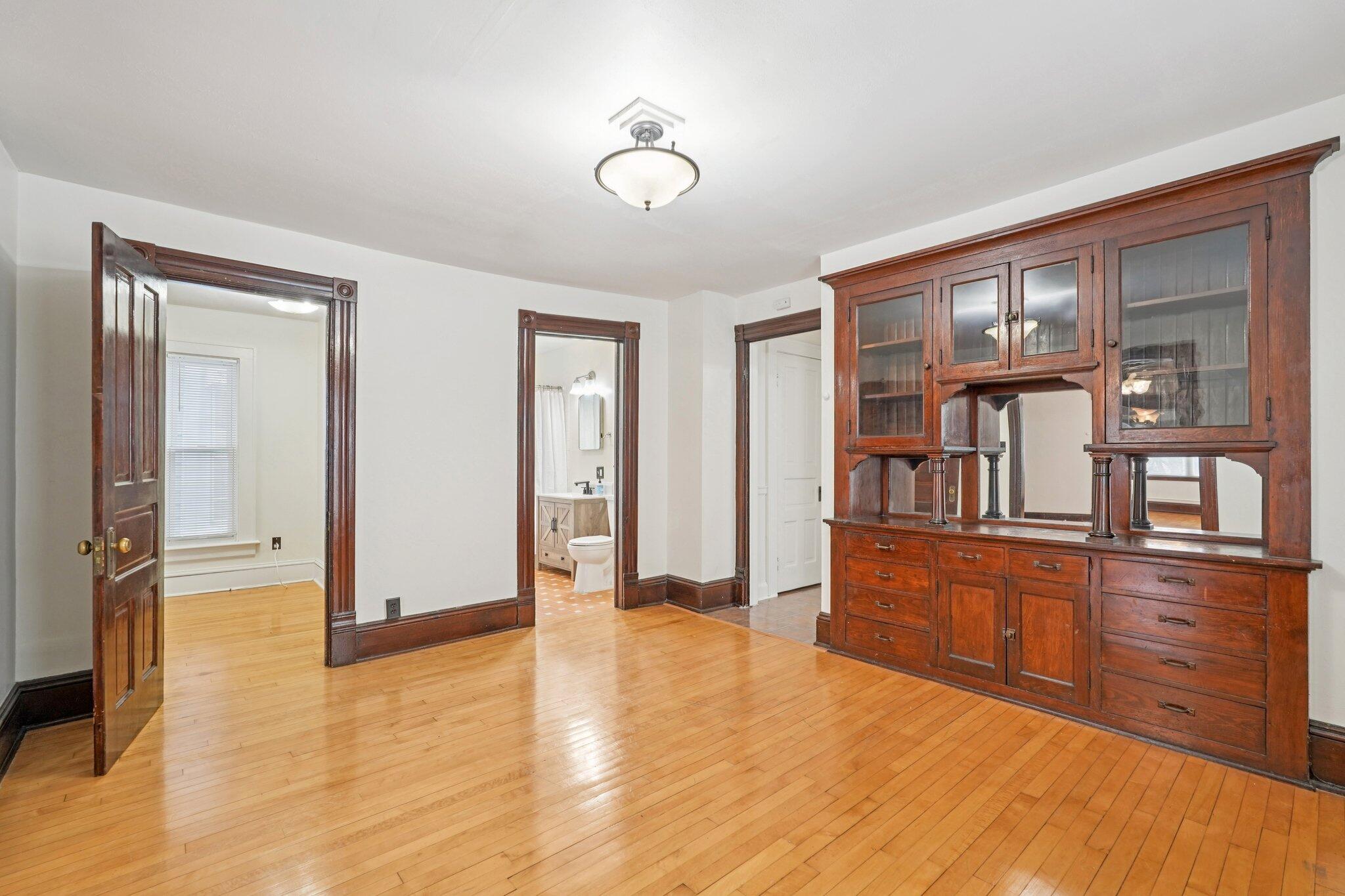 1660 North Marshall Street, Unit 2 Milwaukee, WI 53202 - Photo 11 of 33 Dining Room