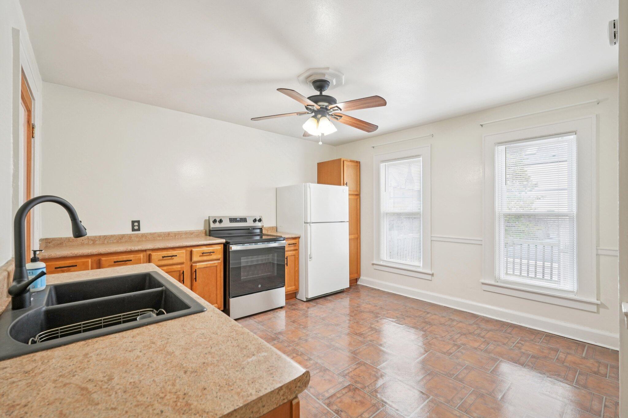 1660 North Marshall Street, Unit 2 Milwaukee, WI 53202 - Photo 15 of 33 Kitchen