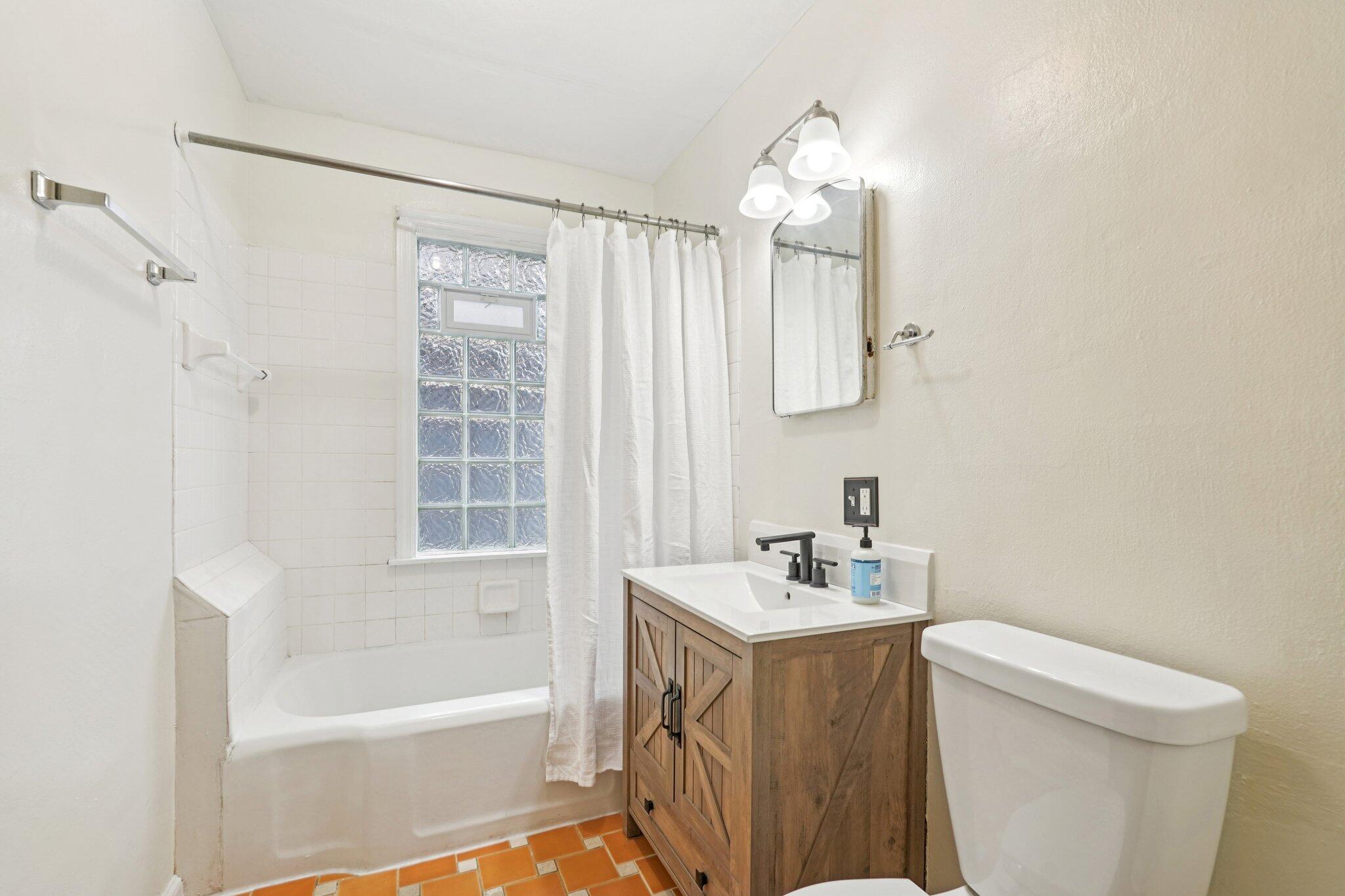 1660 North Marshall Street, Unit 2 Milwaukee, WI 53202 - Photo 18 of 33 Bathroom