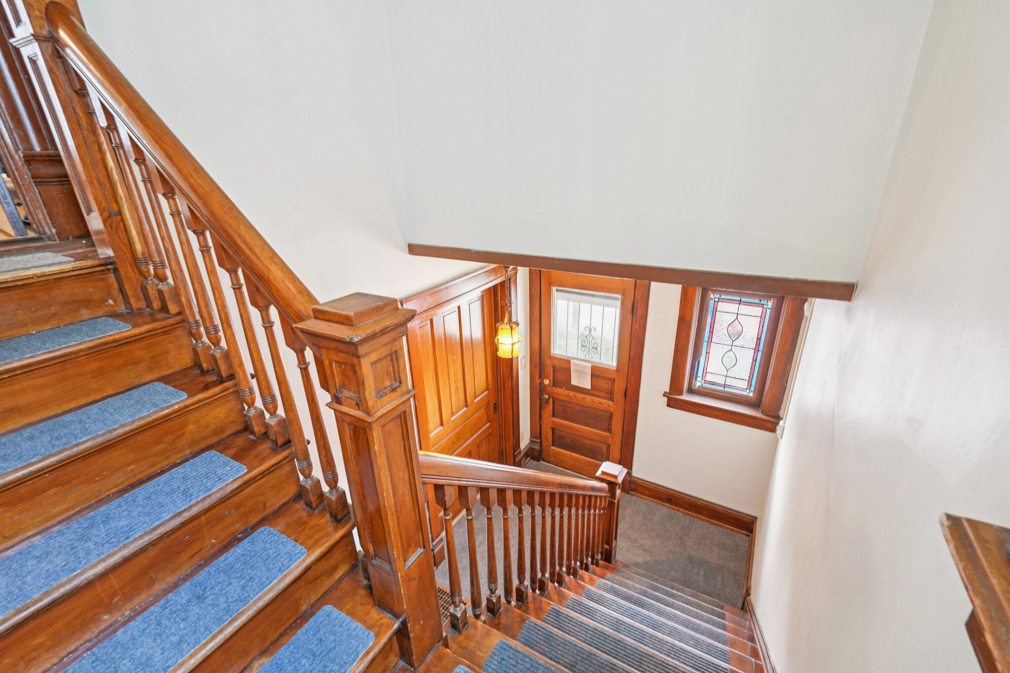 1660 North Marshall Street, Unit 2 Milwaukee, WI 53202 - Photo 2 of 33 Foyer