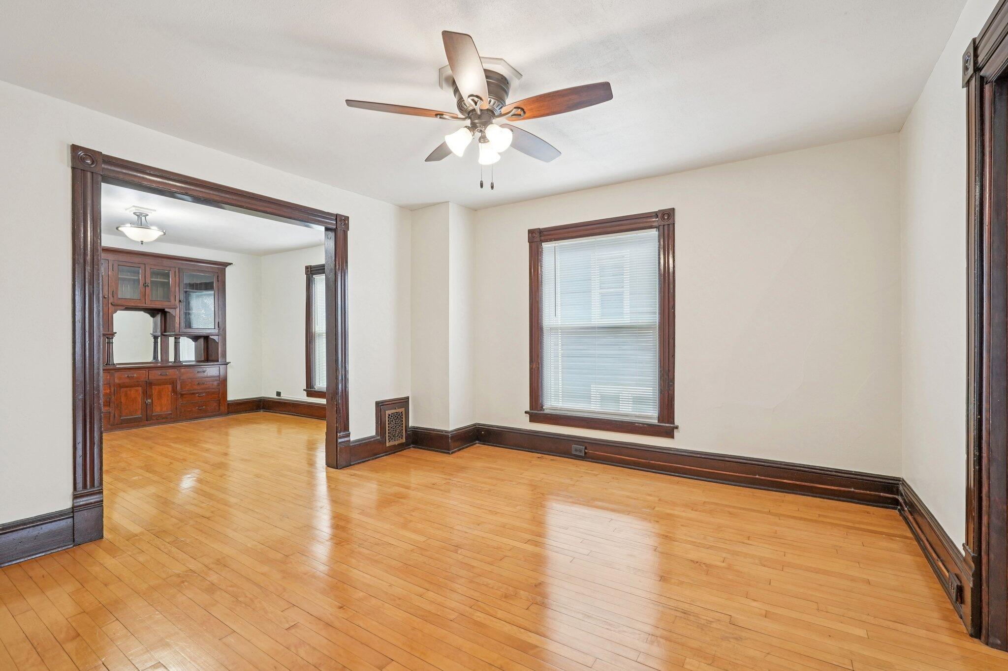 1660 North Marshall Street, Unit 2 Milwaukee, WI 53202 - Photo 6 of 33 Living Room