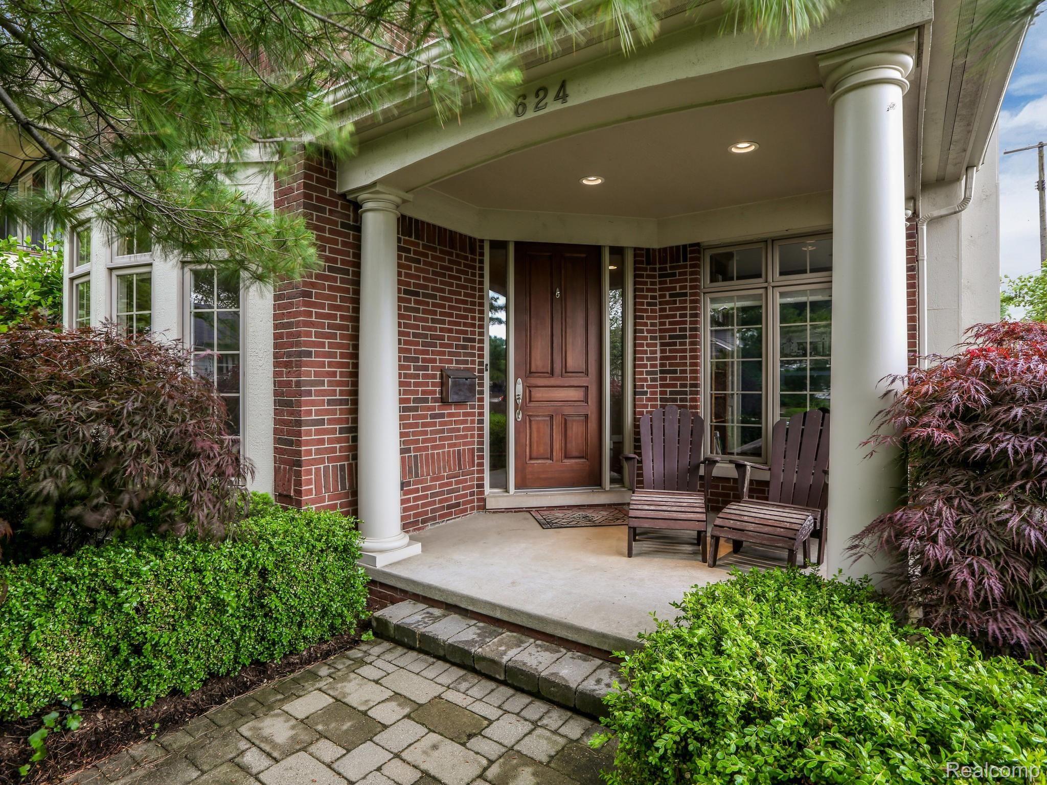 624 Ruffner Avenue Birmingham, MI 48009 - Photo 3 of 37 Covered front porch