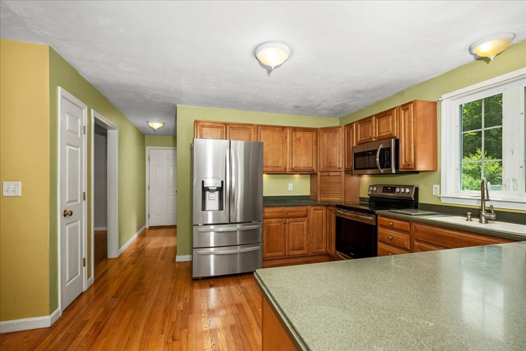 20 Hilltop Farm Road Auburn, MA 01501 - Photo 7 of 40