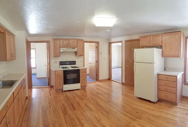 $1,400 | 6 Pond Street, Unit 2, Spencer, MA 01562