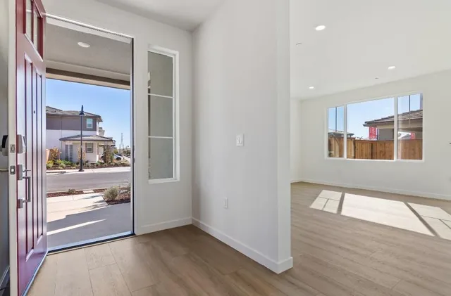 $719,990 | 5709 Pathway Drive, Fairfield, CA 94533