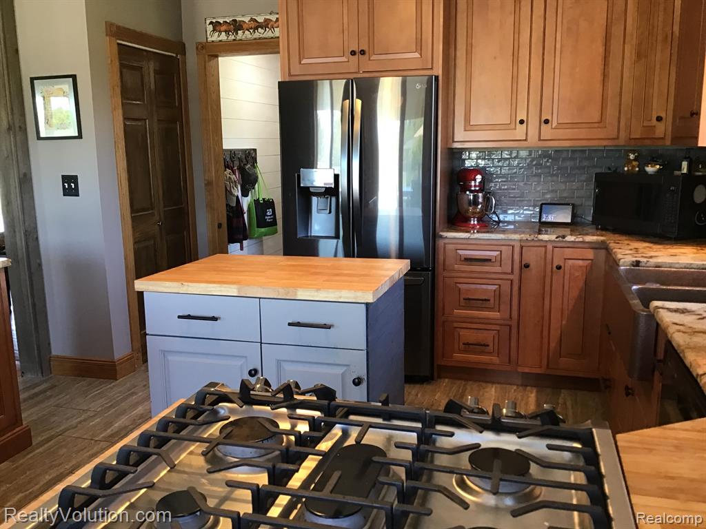 6877 Dryden Road Almont, MI 48003 - Photo 8 of 59