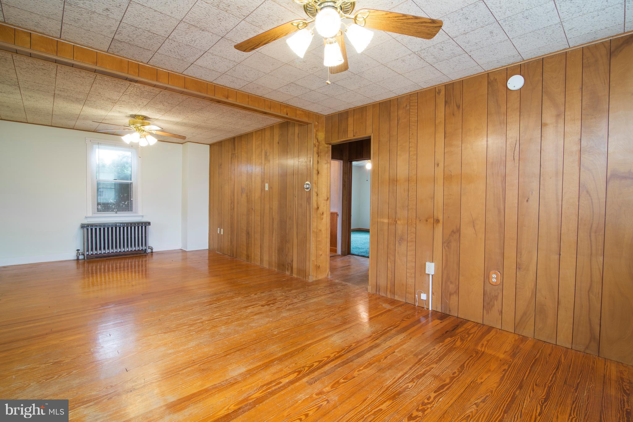 11411 Englewood Road Hagerstown, MD 21740 - Photo 13 of 30 Living Room