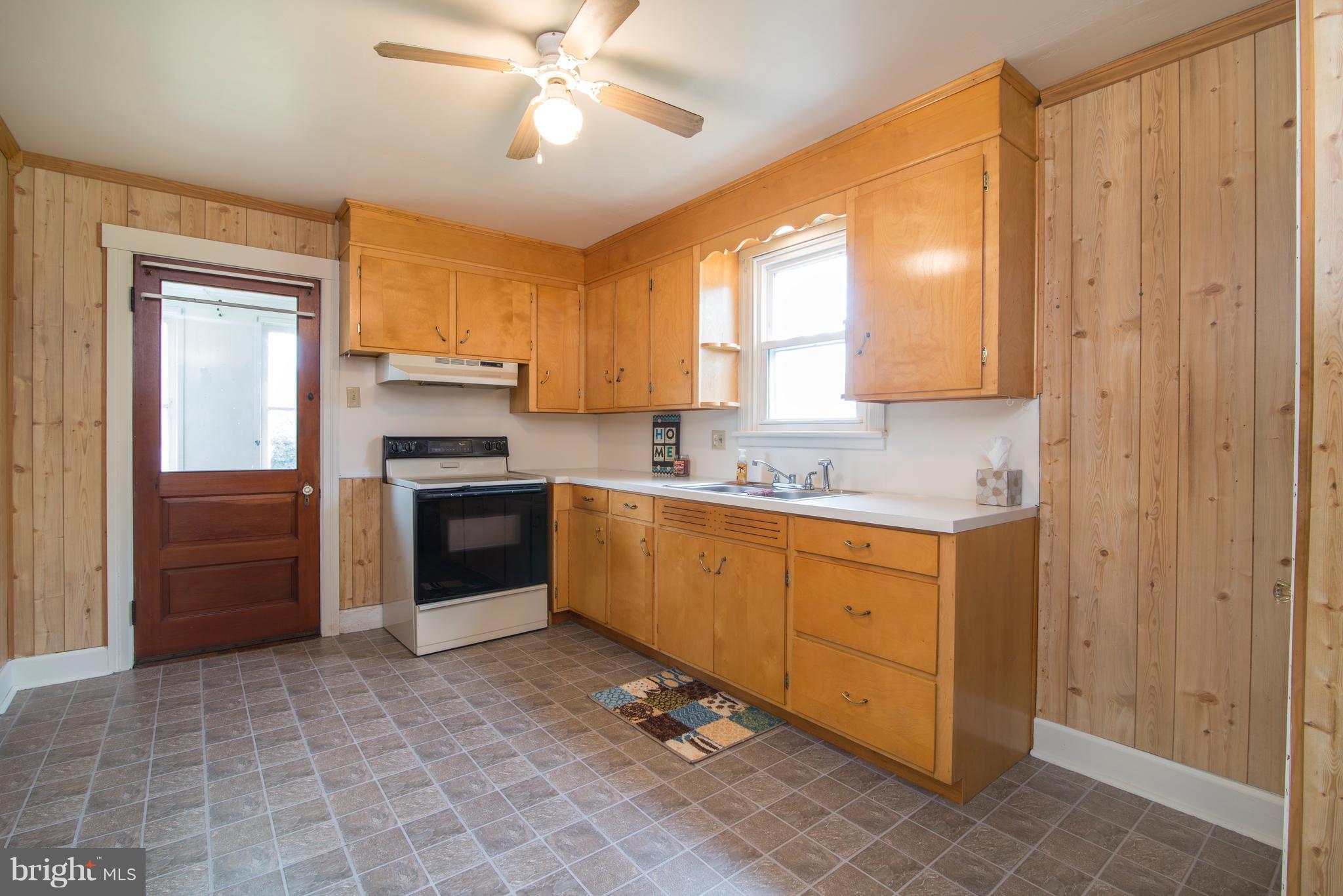 11411 Englewood Road Hagerstown, MD 21740 - Photo 19 of 30 Kitchen