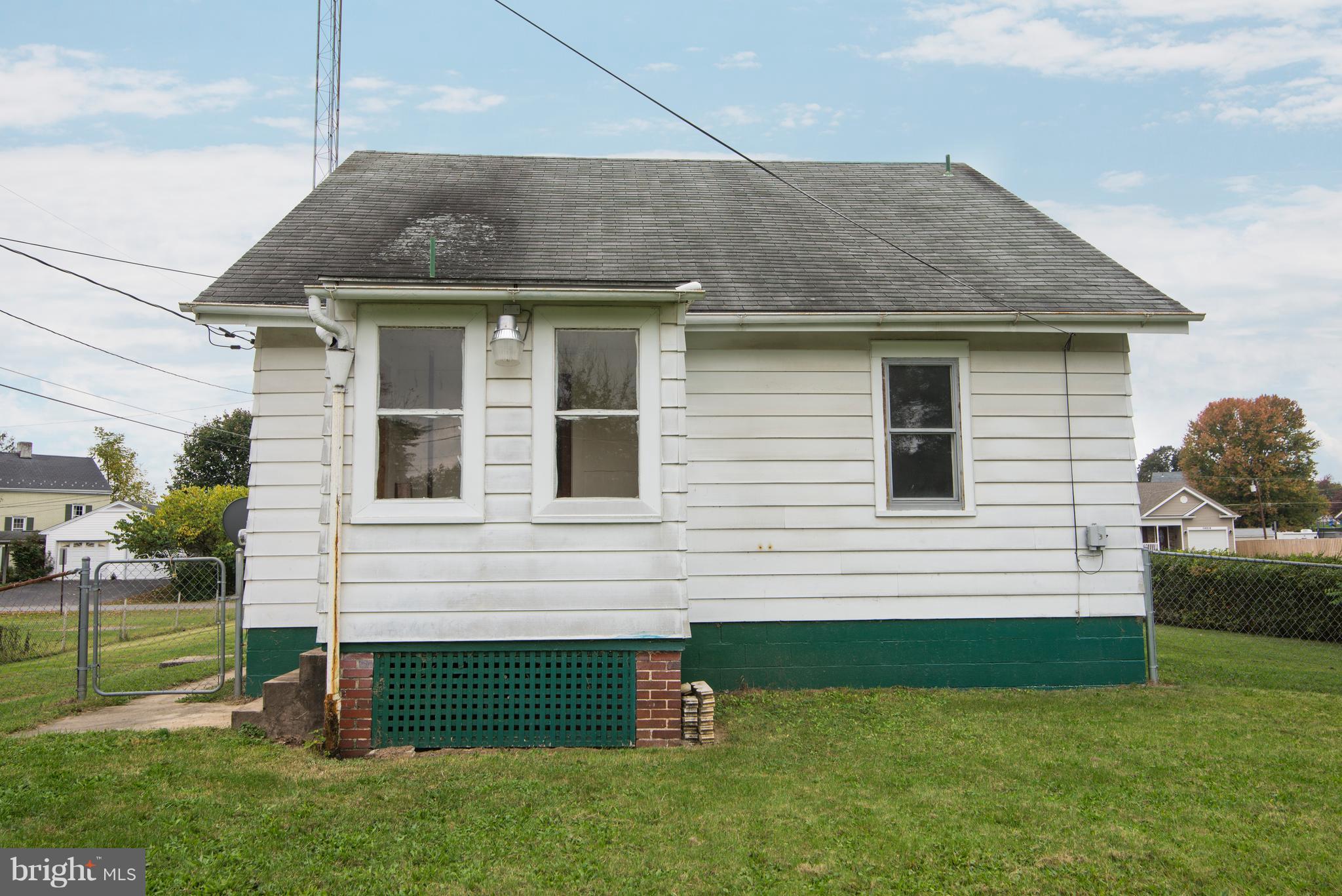 11411 Englewood Road Hagerstown, MD 21740 - Photo 4 of 30 Exterior (Rear)