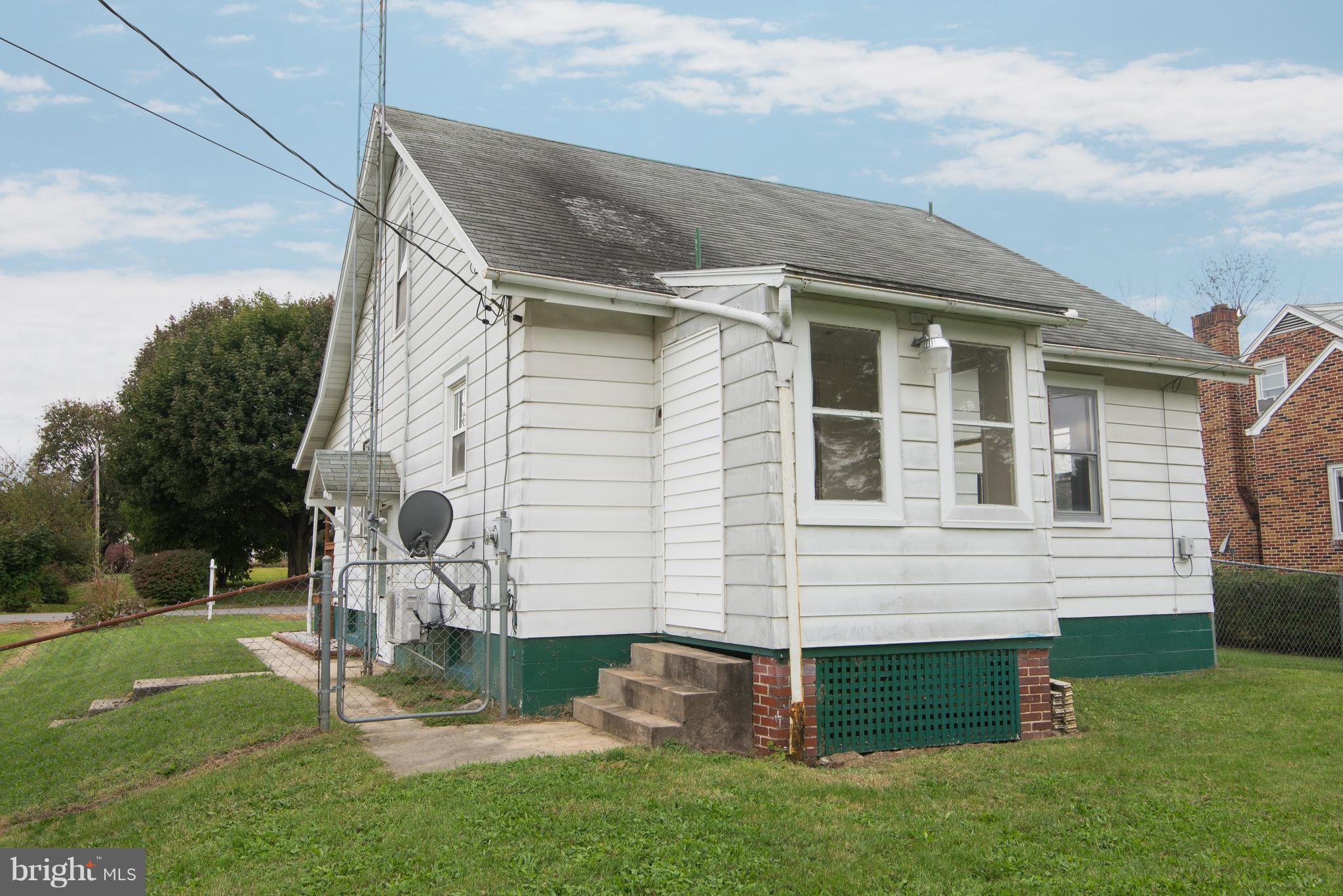 11411 Englewood Road Hagerstown, MD 21740 - Photo 5 of 30 Exterior (Rear)