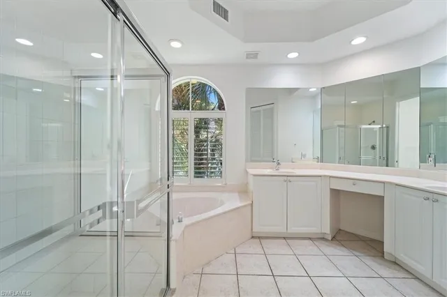 $599,000 | 1580 Clermont Drive, Unit L202, Naples, FL 34109