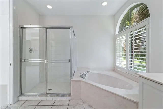 $599,000 | 1580 Clermont Drive, Unit L202, Naples, FL 34109