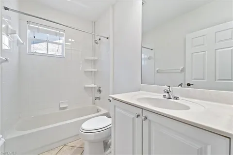 $549,000 | 1580 Clermont Drive, Unit L202, Naples, FL 34109