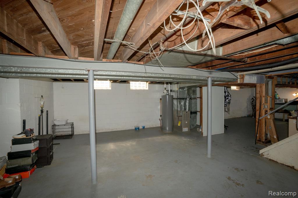 16821 East 8 Mile Road Eastpointe, MI 48021 - Photo 25 of 31