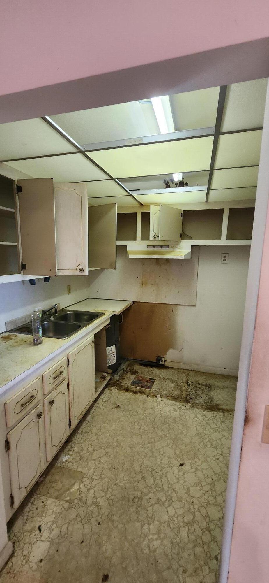 350 Farnham Q Deerfield Beach, FL 33442 - Photo 3 of 9 20250711_101023