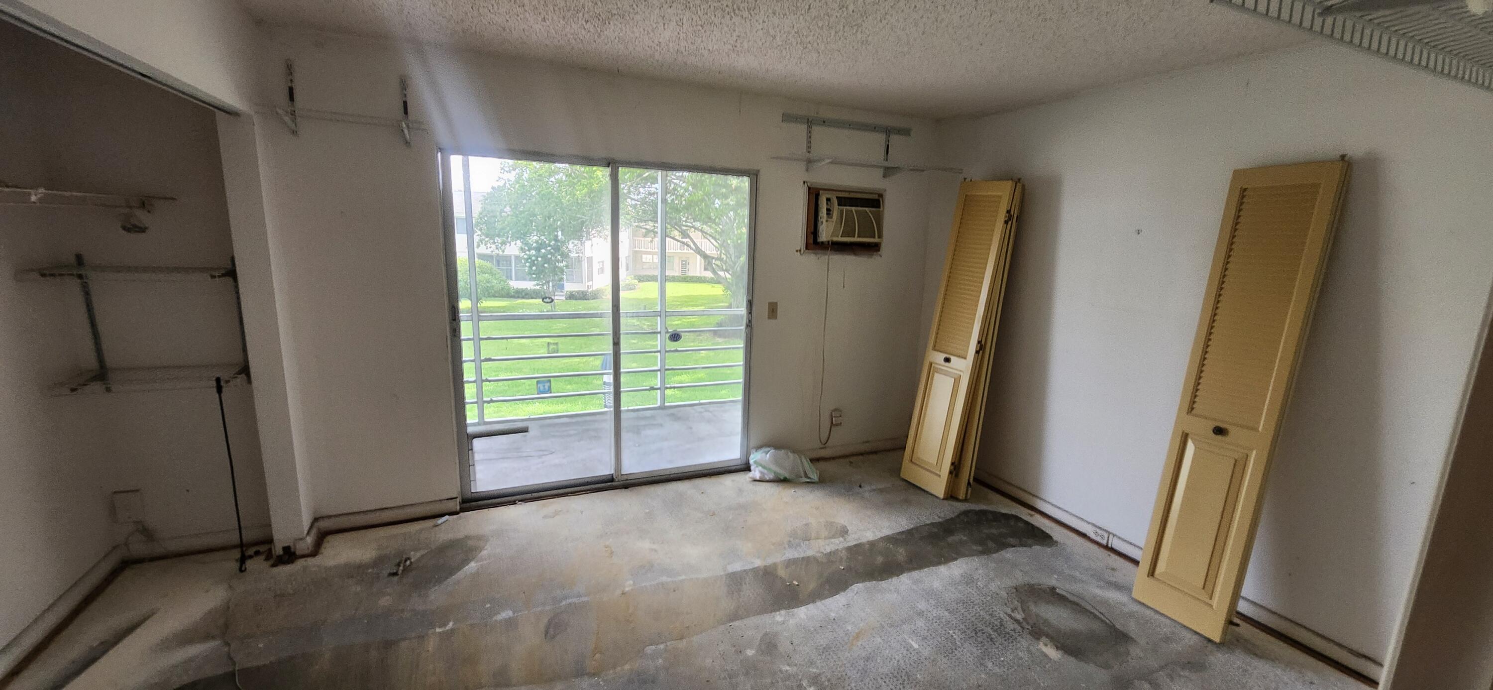 350 Farnham Q Deerfield Beach, FL 33442 - Photo 6 of 9 20250711_101058