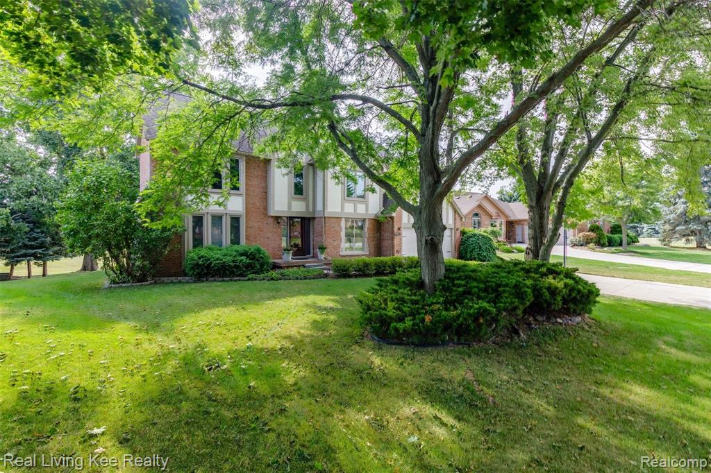 2661 Winter Park Road Rochester Hills, MI 48309 - Photo 1 of 43